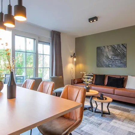 Restyled House With Three Bathrooms, Breda At 10km Сasa de vacaciones
