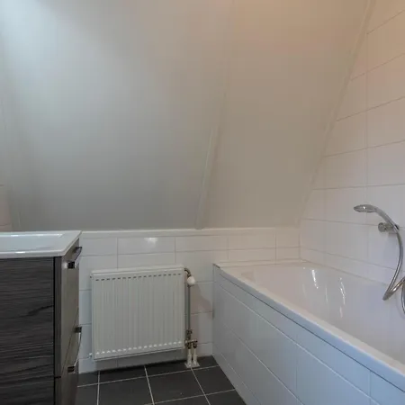 Сasa de vacaciones Restyled House With Three Bathrooms, Breda At 10km *