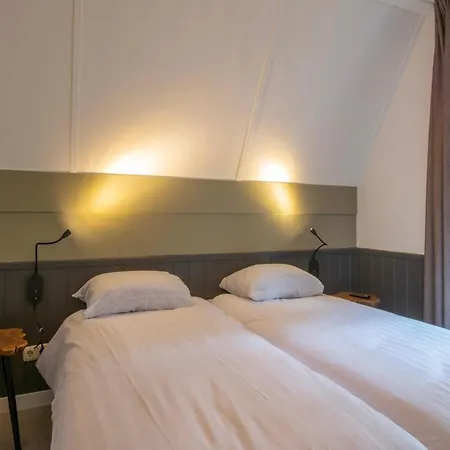 Restyled House With Three Bathrooms, Breda At 10km * Oosterhout (North Brabant)